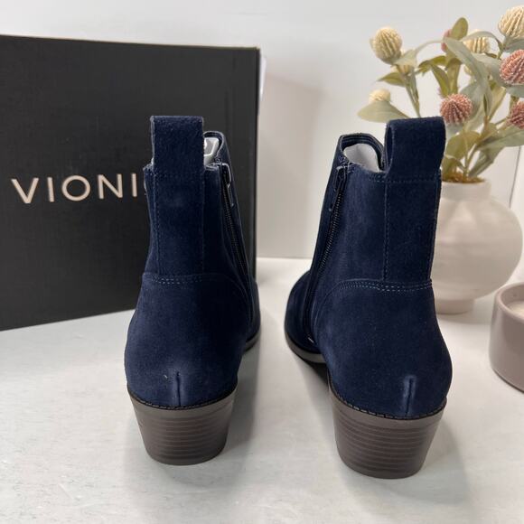 Vionic Roseland Water Repellent Suede Chunky Heel Boots Navy Women's 11 NWB - Picture 4 of 11